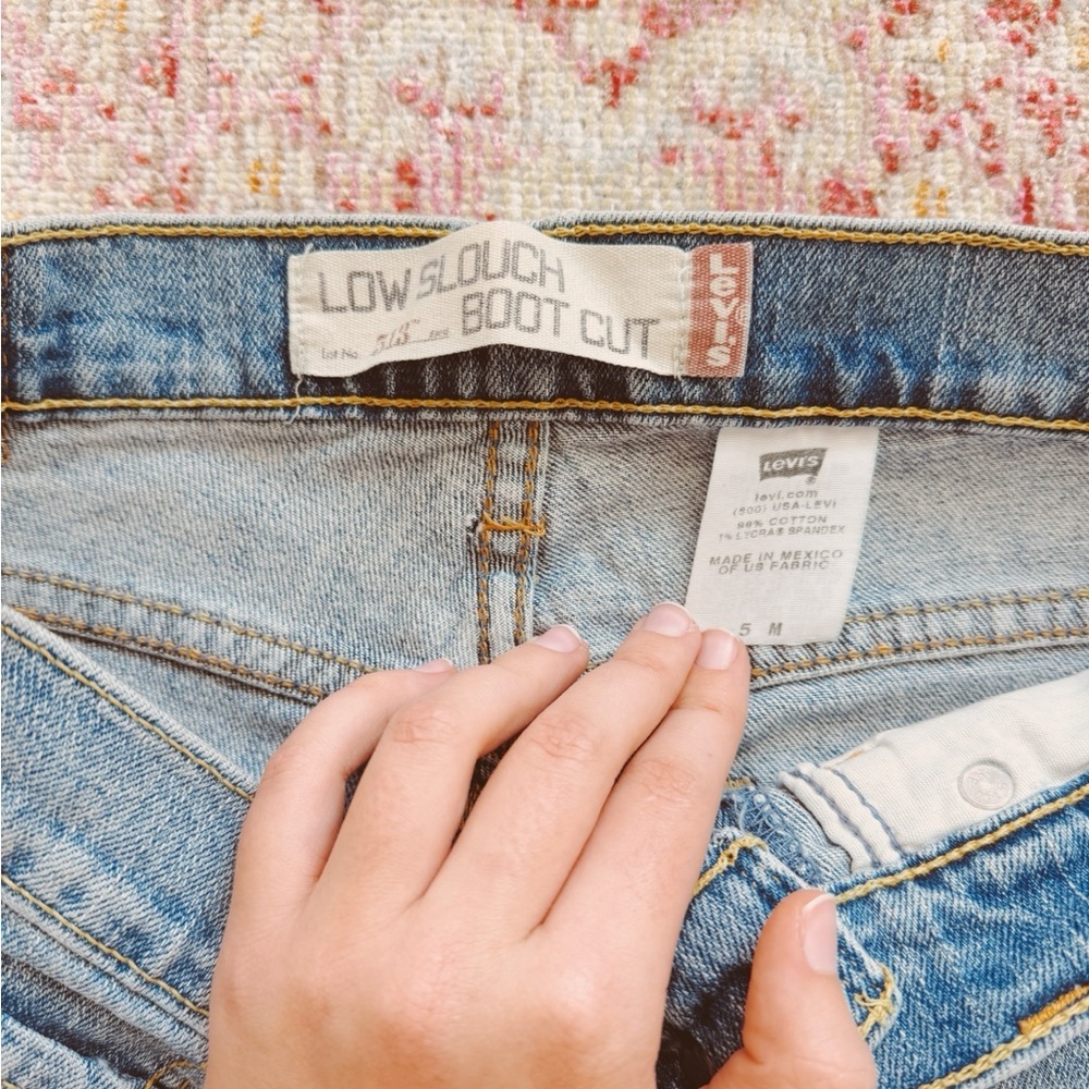 Levi’s, Woman’s Vintage Low Rise Jeans - Picture 3 of 3